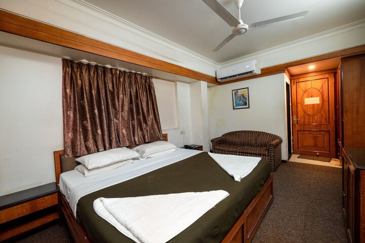Room 8 of 54