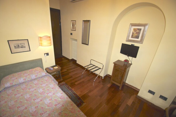 Room 19 of 36
