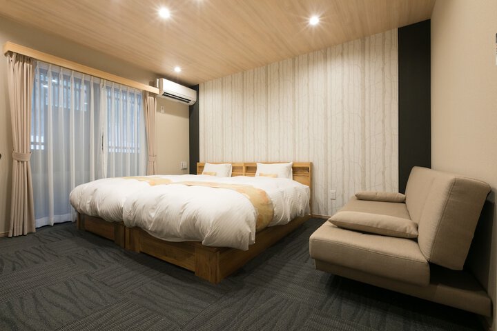 Room 10 of 51