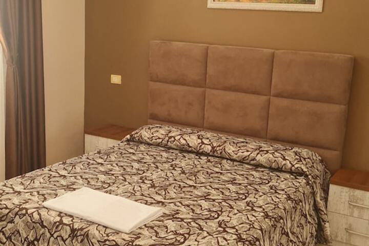 Room 4 of 31