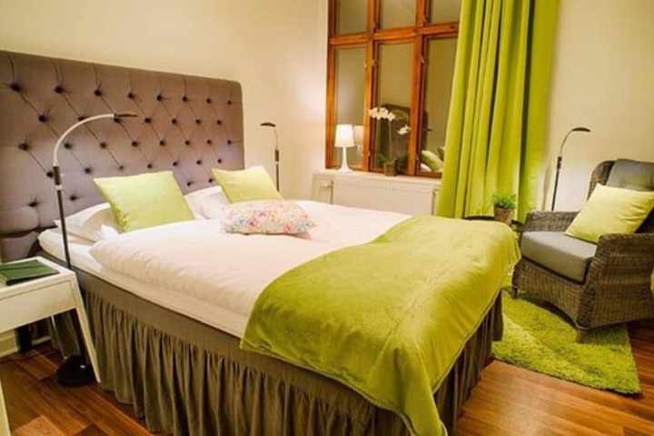 Room 8 of 40