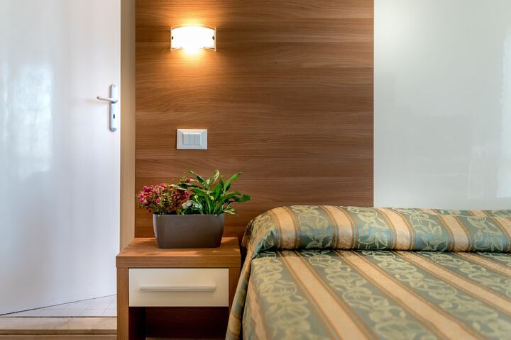Room 21 of 90