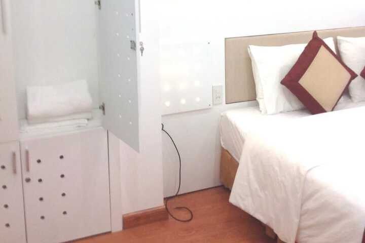 Room 6 of 24