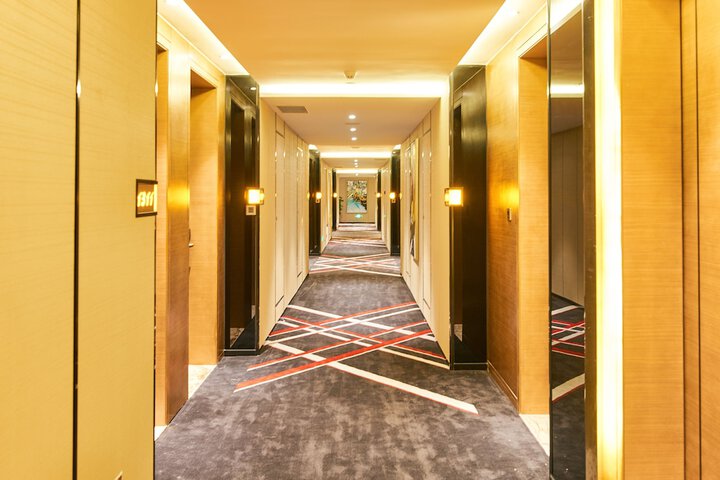 Ballroom/Hall 37 of 39