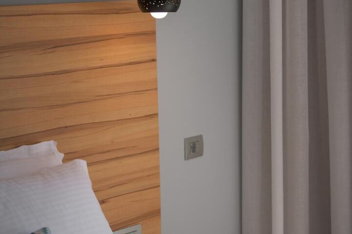 Room 31 of 154
