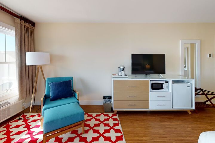 Room 41 of 80