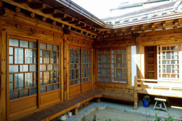 Hotel Exterior 7 of 26