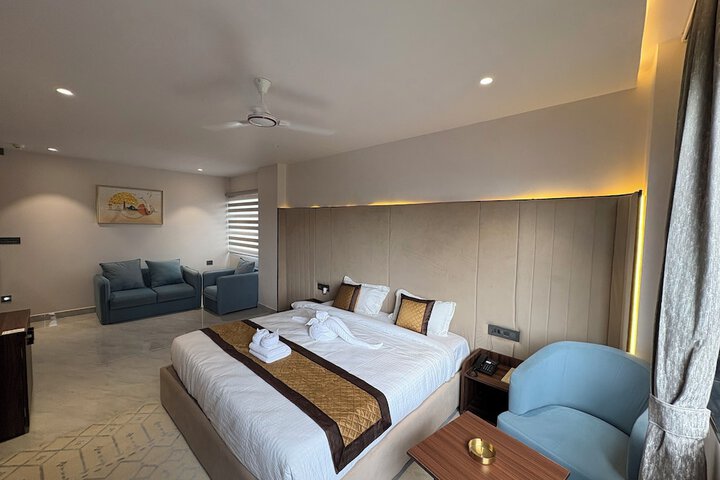 Room 3 of 17