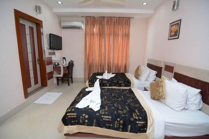 Room 25 of 66
