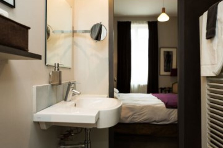 Room 25 of 35