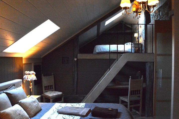 Room 3 of 44