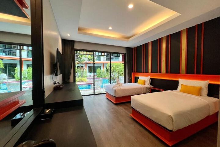 Room 5 of 42