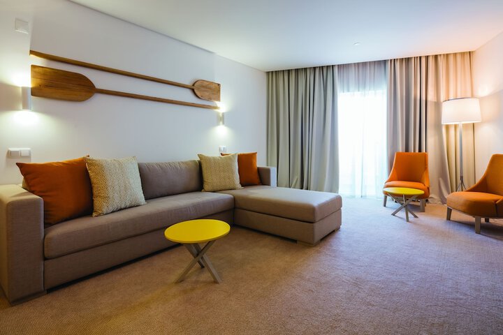 Room 44 of 128