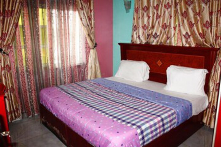 Room 18 of 27