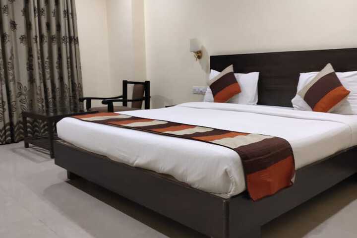 Room 14 of 37