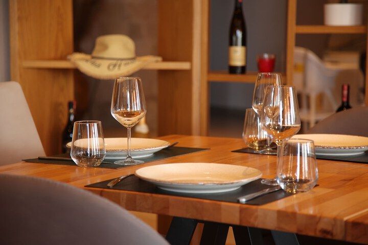 Dining 95 of 107