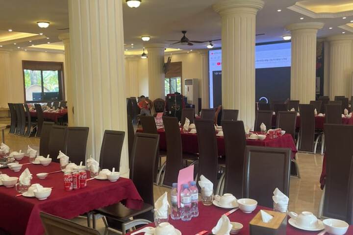Dining 60 of 99