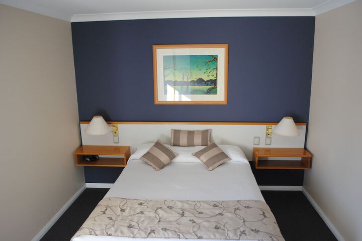 Room 10 of 48