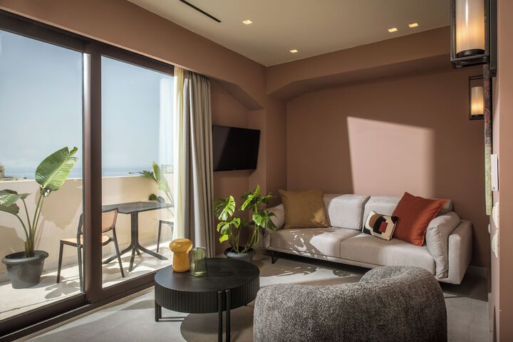 Room 6 of 31