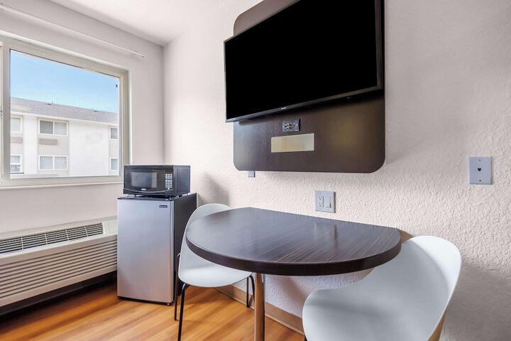 Room 7 of 19