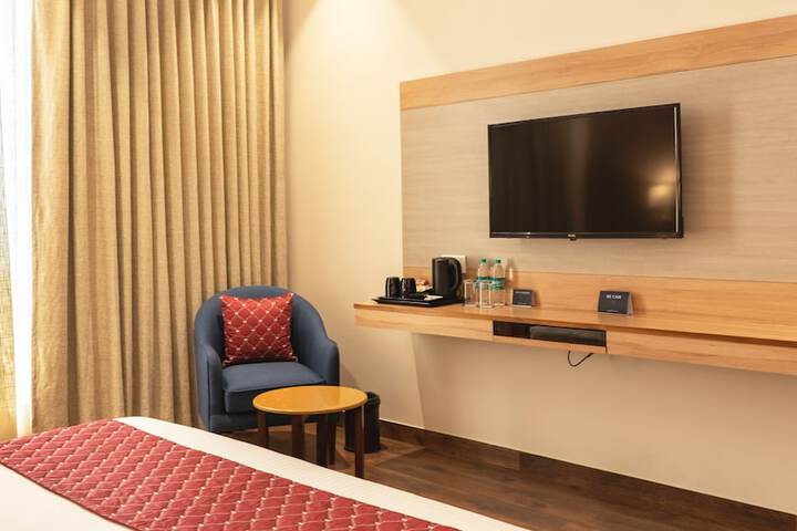 Room 12 of 30