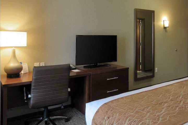 Room 28 of 61