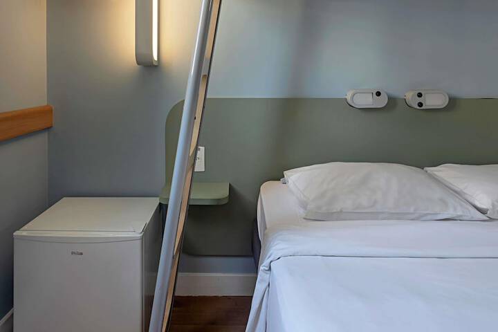 Room 17 of 74