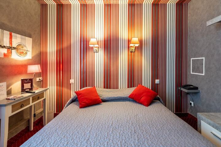 Room 16 of 21