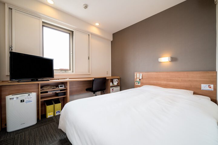 Room 14 of 27