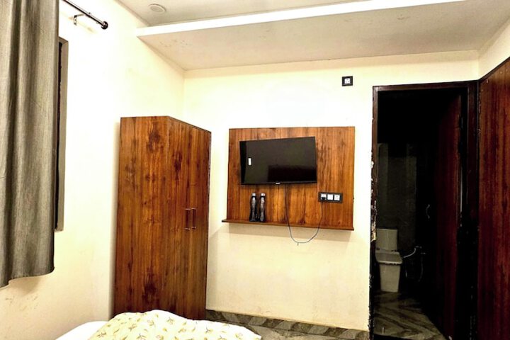 Room 15 of 54