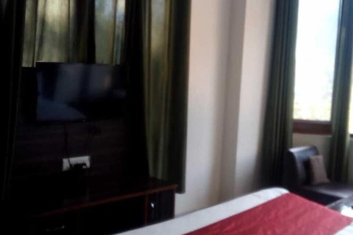 Room 17 of 27