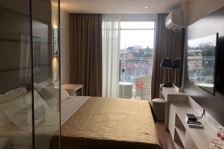 Room 4 of 43
