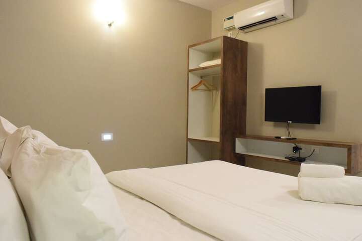 Room 3 of 17