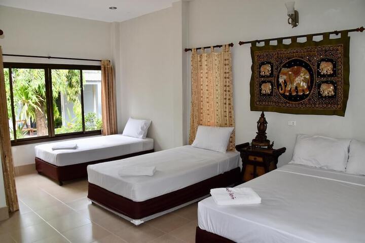 Room 3 of 47