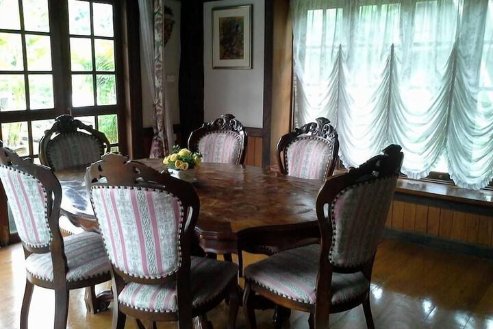Dining Photos