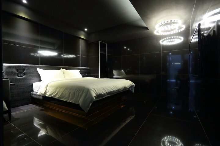 Room 38 of 74