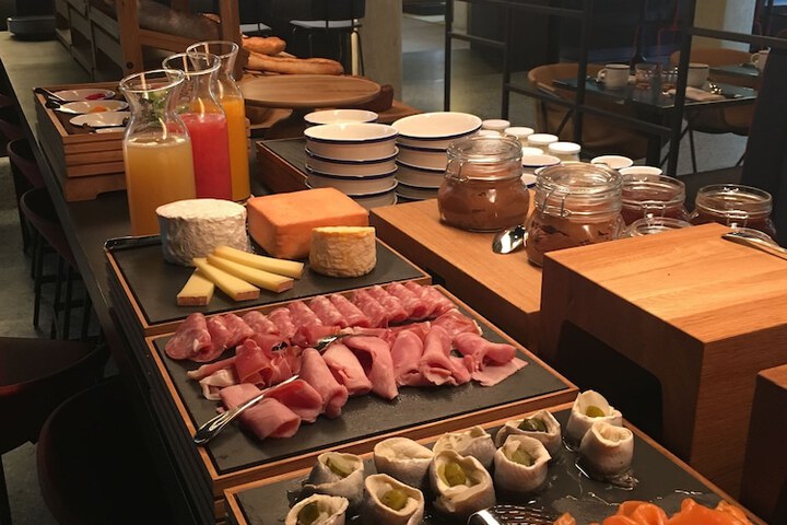 Breakfast/Coffee Service 76 of 98