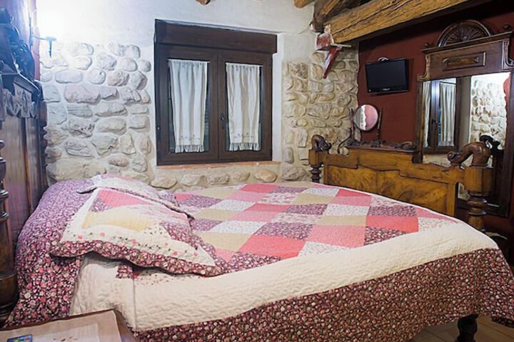 Room 5 of 28