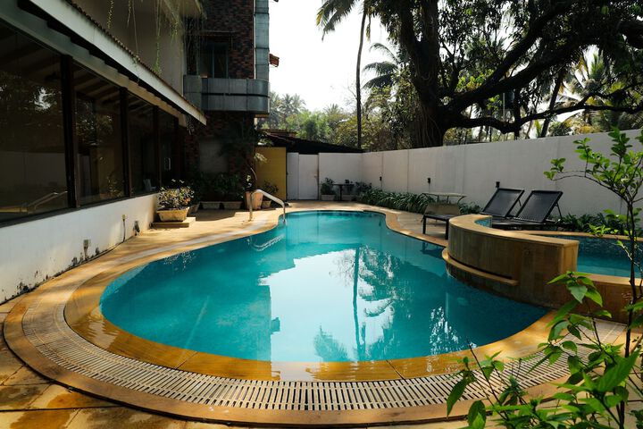 Pool 18 of 35