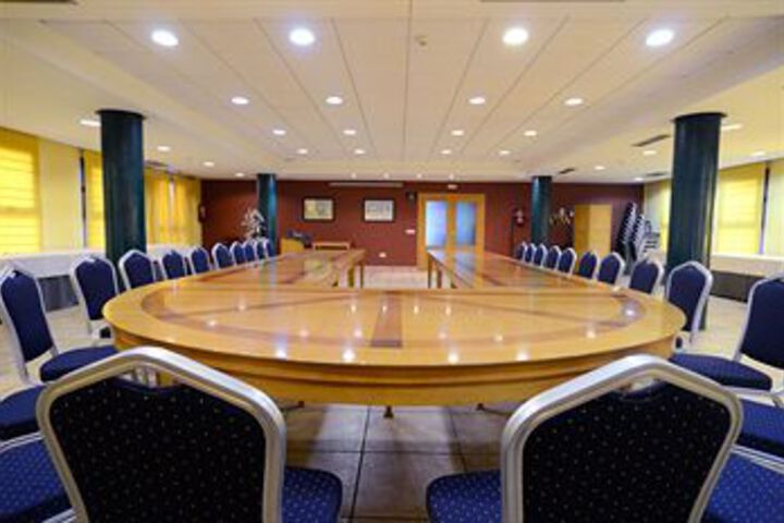 Ballroom/Hall 5 of 26