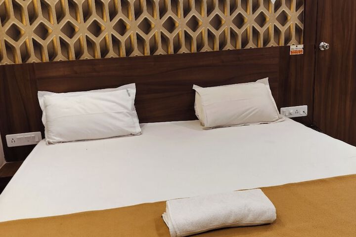 Room 14 of 27