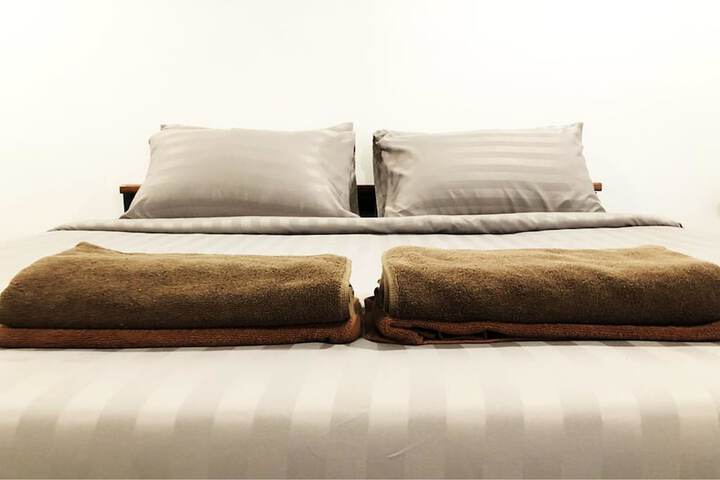 Room 2 of 18