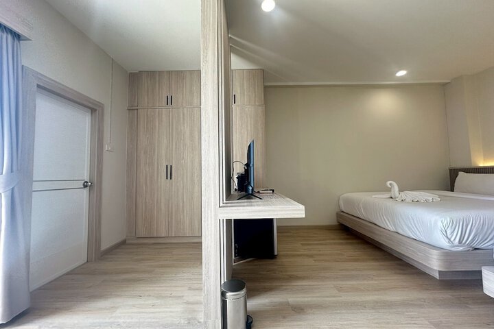 Room 80 of 167
