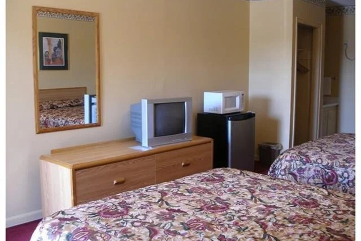 Room 3 of 6