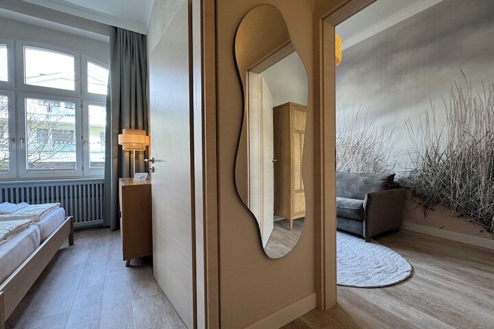 Room 32 of 64