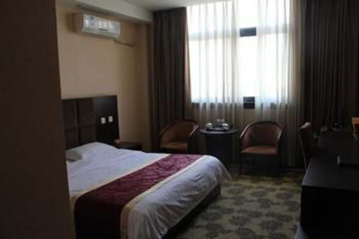 Room 15 of 28