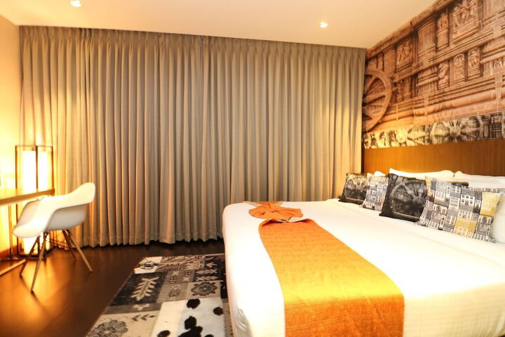 Room 15 of 52