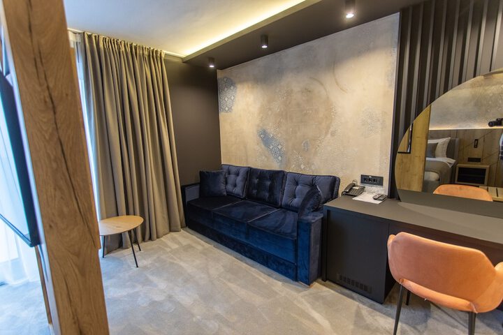 Room 14 of 78