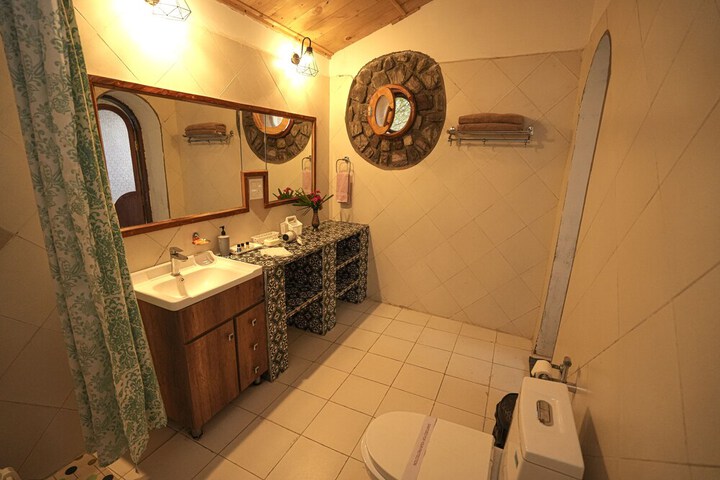 Room 44 of 60