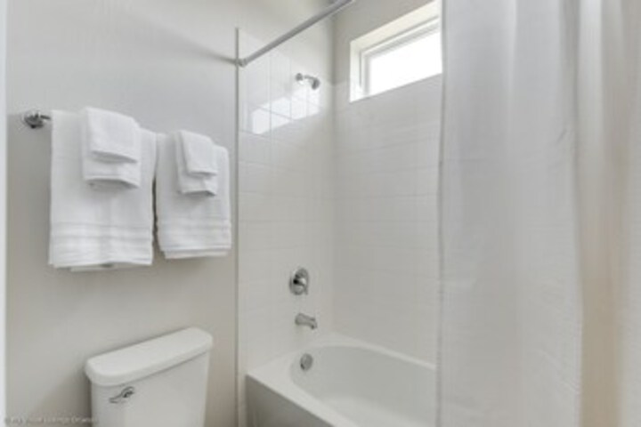 Room 21 of 234
